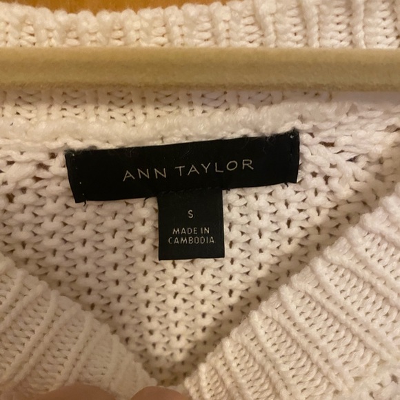 Ann Taylor Ivory chunky knit sweater sz small - Picture 3 of 4